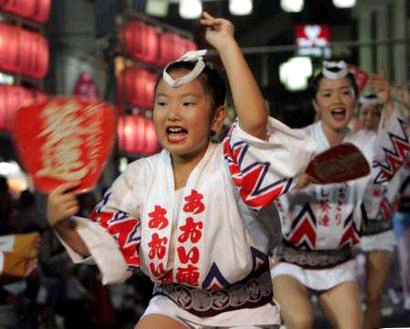 Skirtless dancing: larger audience, better bottom line.